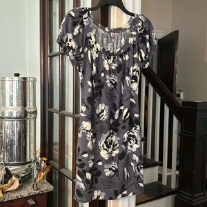 Excellent condition, AUW casual dress! Young women, easy wear, poly/blend